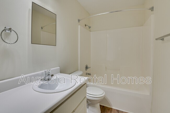 Building Photo - 1402 Arsenal Ave