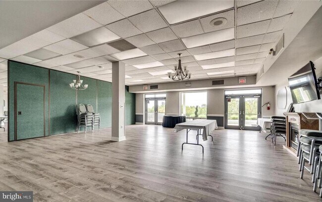 Building Photo - 1015 Harbour Dr
