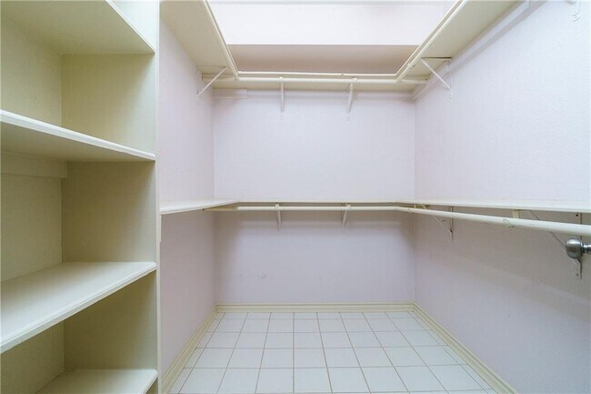 Building Photo - 8200 Neely Dr