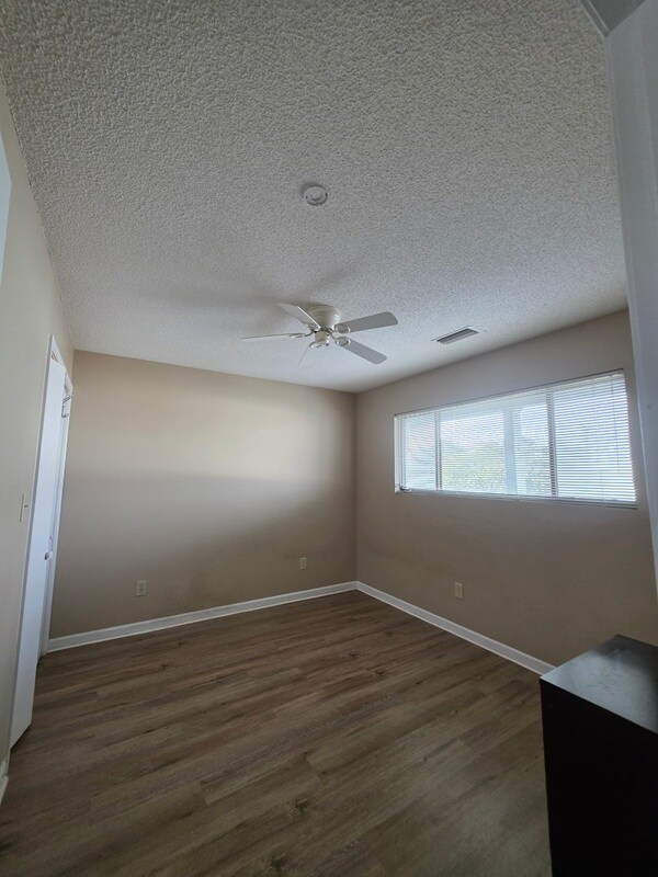 Building Photo - 7700 Porcher Dr