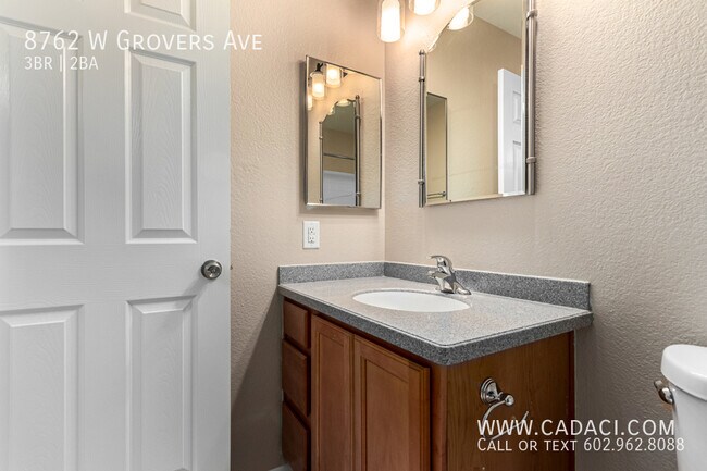Building Photo - 8762 W Grovers Ave