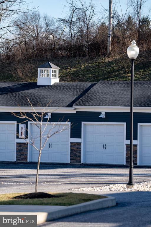 Building Photo - 1010 Admiral Ln