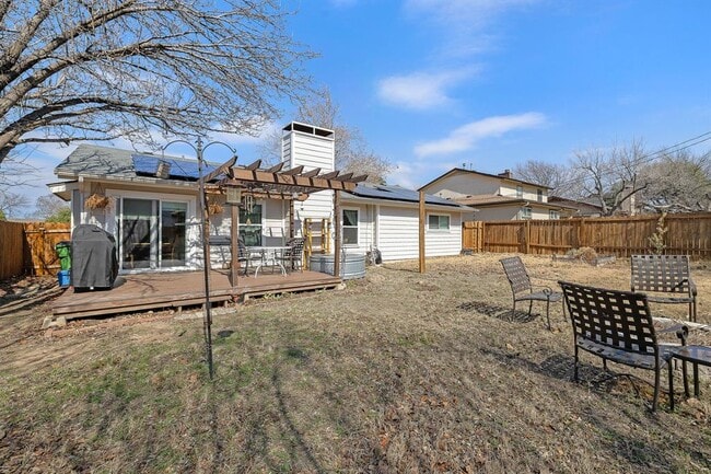 Building Photo - 805 Garden Path Dr