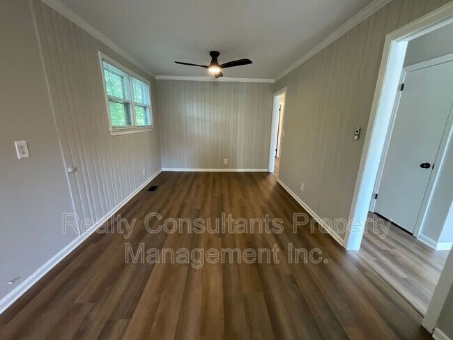 Building Photo - 1413 Gracewood Dr