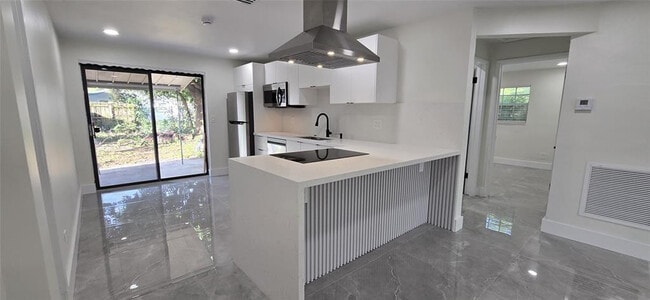 Building Photo - 5727 Cody St