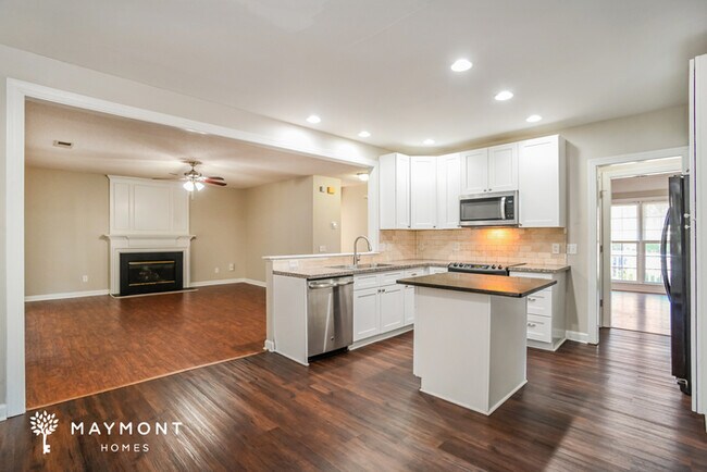 Building Photo - Spacious 4-Bedroom Home in Huntersville, NC