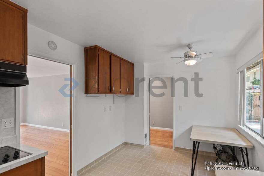 Building Photo - Unit