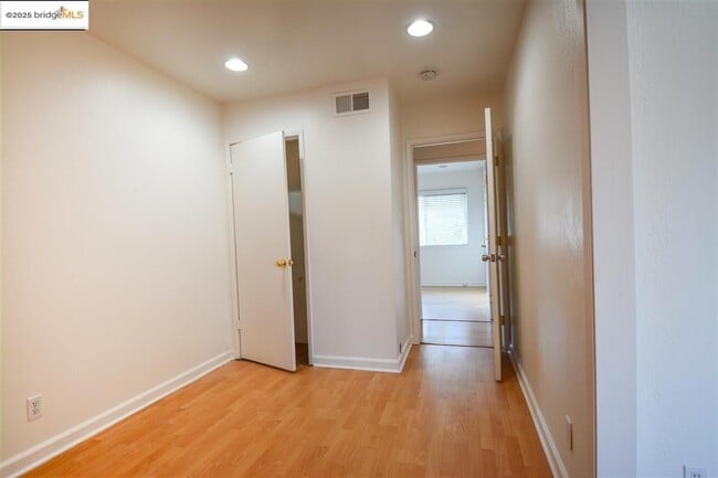 Building Photo - 1462 Kimball Ct