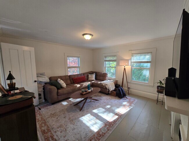 Building Photo - 119 Summer St