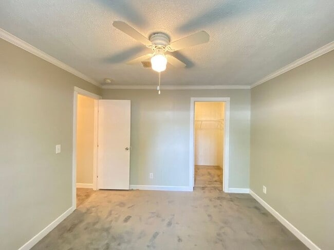 Building Photo - 1504 Carlisle Dr