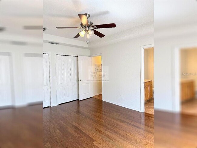 Building Photo - 7851 Foxgrove Dr