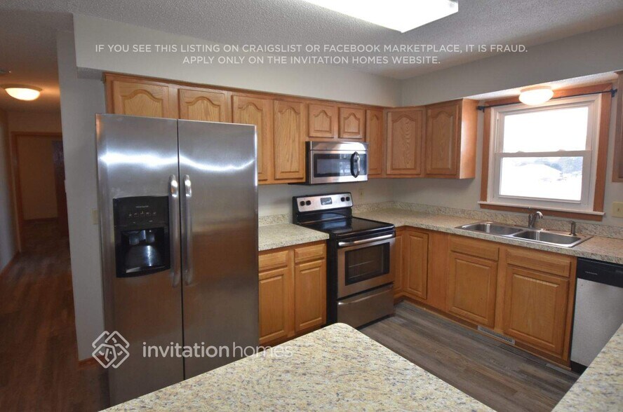 Building Photo - 2000 Westview Dr