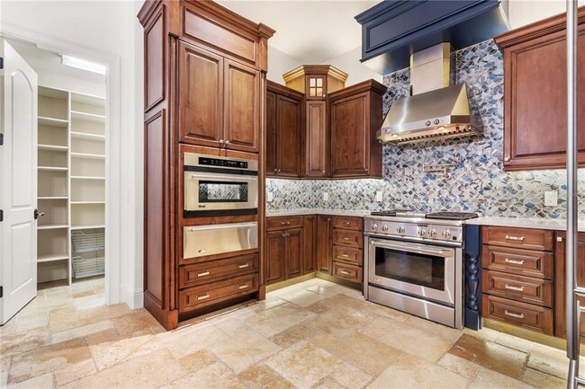 Building Photo - 9841 Covent Garden Dr