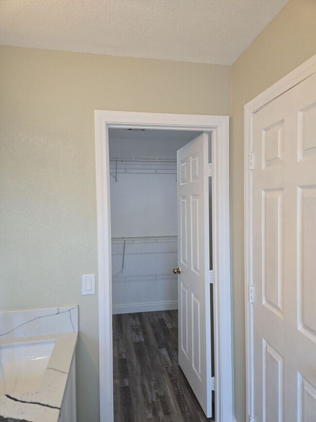 Building Photo - A Fabulous 4 Bedroom Home in Peccole Ranch