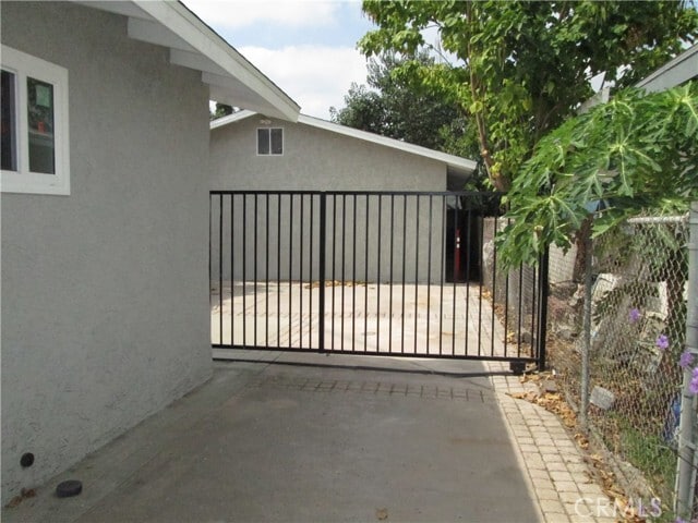 Building Photo - 852 N Davidson Ave