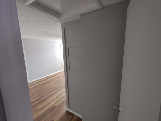 Building Photo - Coming Soon!!  Avaliable May 1, 2025 Spaci...
