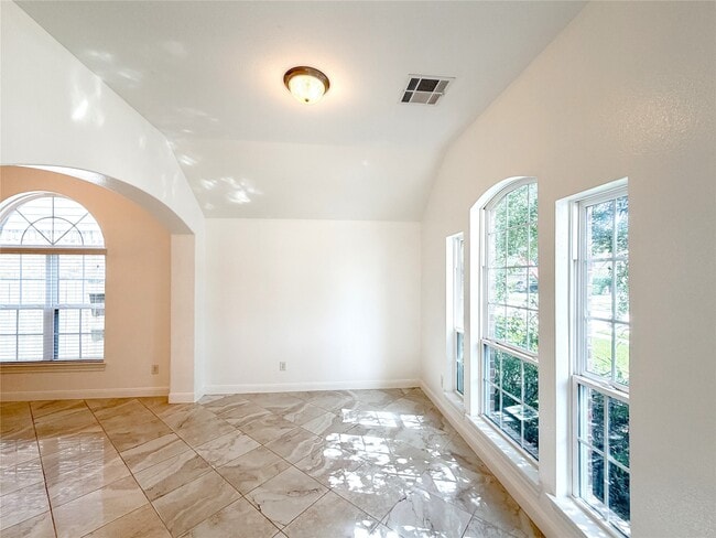 Building Photo - 18126 Golden Falls Ln
