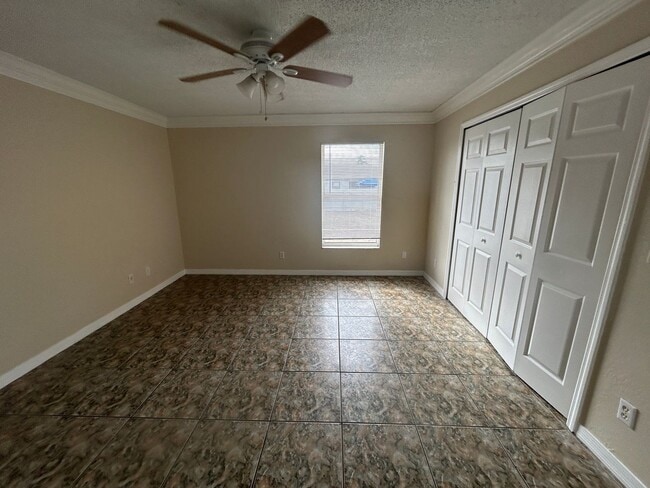 Building Photo - 1716 NE 12th St