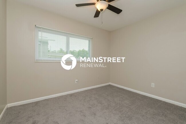 Building Photo - 4 Bedroom Pet-Friendly Home in Tampa, FL with Main Street Renewal