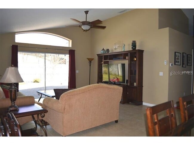 Building Photo - 5750 Los Palma Vista Dr