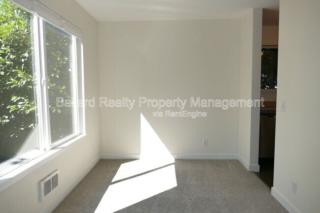Building Photo - 4317 Dayton Ave N