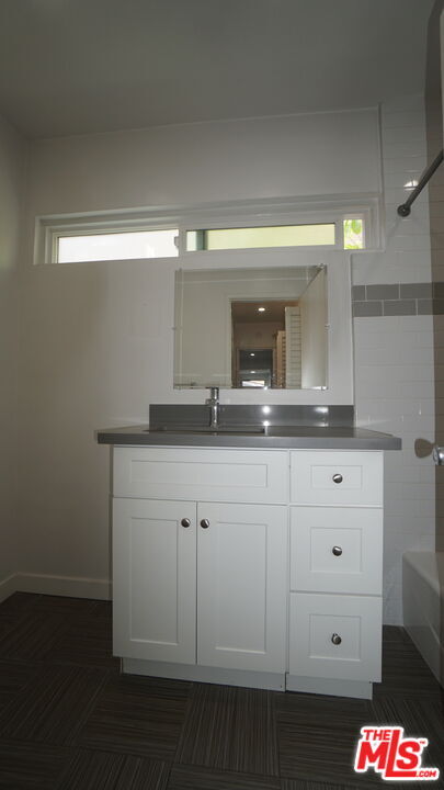 Building Photo - 844 6th St