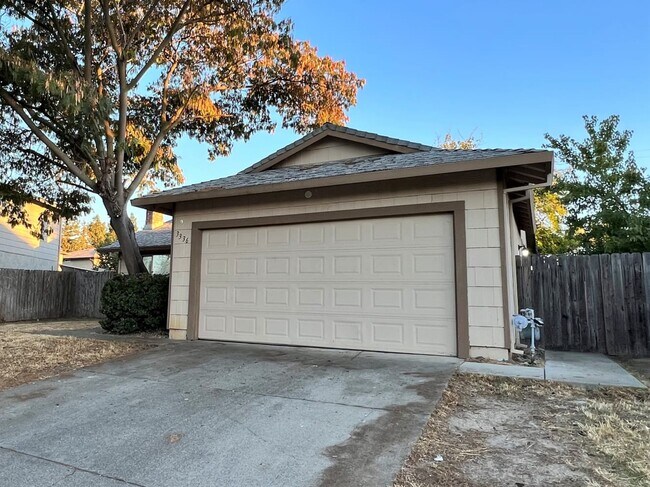 Building Photo - 3336 Irvindale Way