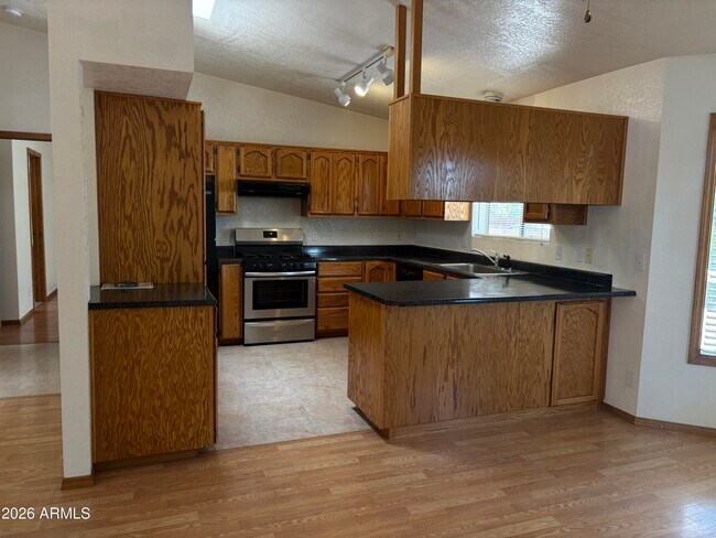Building Photo - 1461 W Foy Dr