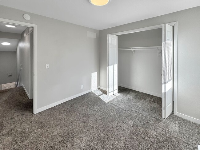 Building Photo - 7053-7055 W Ustick Rd