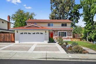 Building Photo - Pleasanton Foothills 5 bed / 3 bath, Singl...