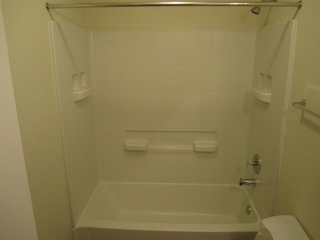 Building Photo - 2402 Hiacintas Way