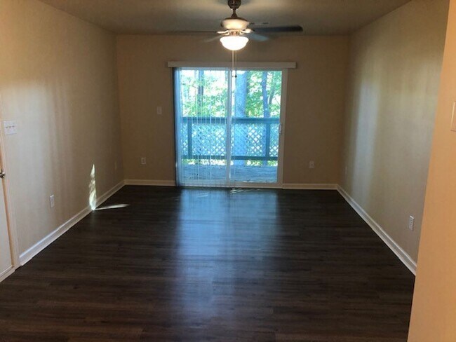 Building Photo - #17-Greenbriar