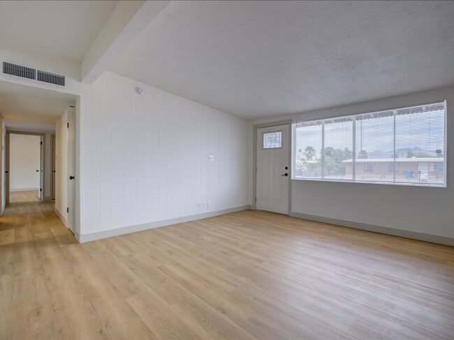 Building Photo - Fully Remodeled 3BR Home + Detached Bonus Room | Private Yard | Central A/C