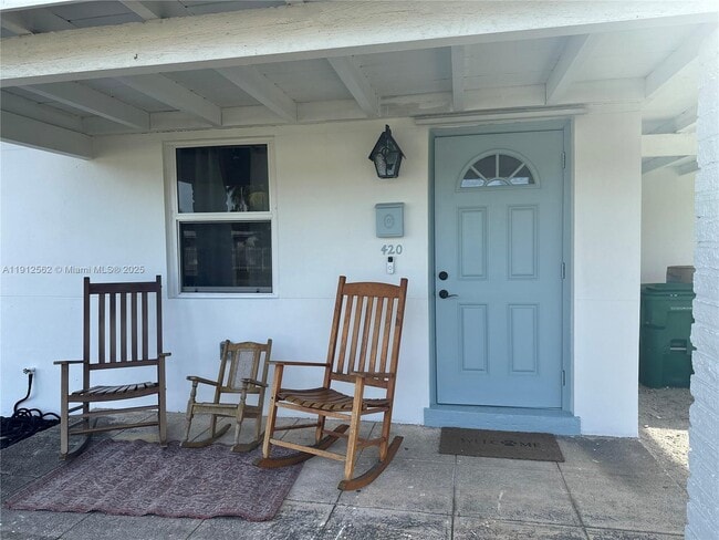 Building Photo - 420 NE 12th St