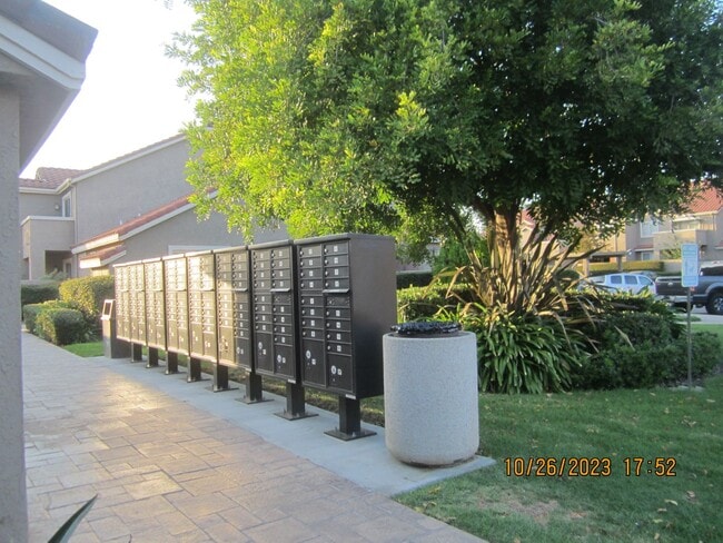 Building Photo - Mission Grove Beauty