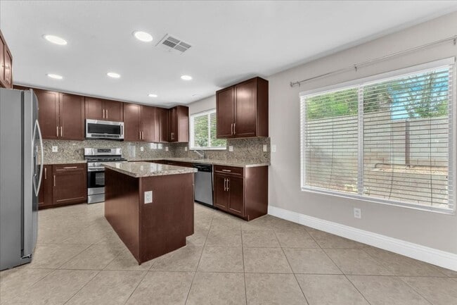 Building Photo - 7237 Buglehorn St