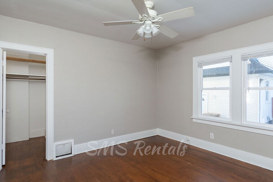 Building Photo - 319 Fink St