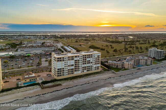 Building Photo - 1025 Jimmy Buffett Mem Hwy