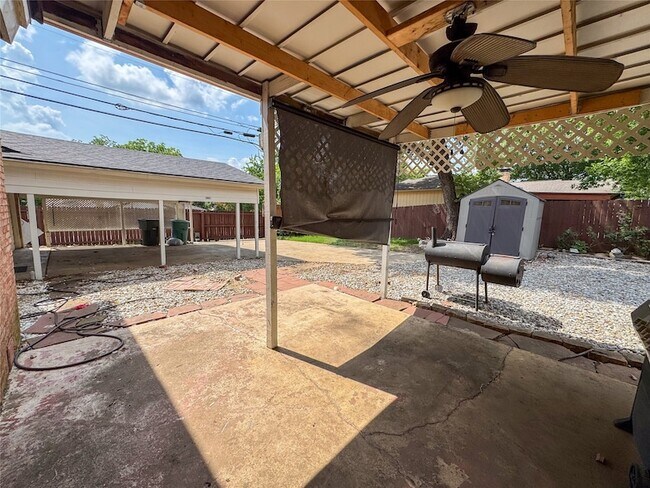 Building Photo - 1213 Idlewood Dr