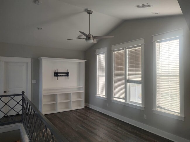 Building Photo - 3589 Esplanade Way