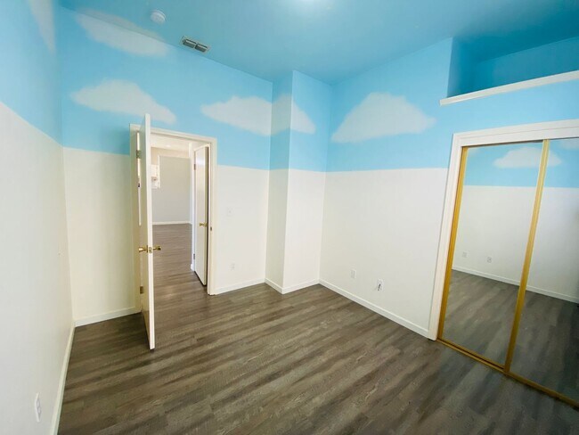 Building Photo - 8552 Charente Way
