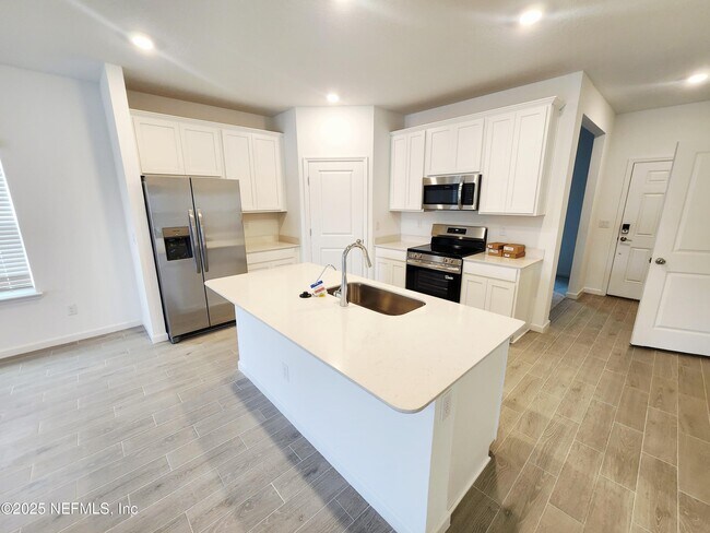 Building Photo - 8505 Horsebit Cir