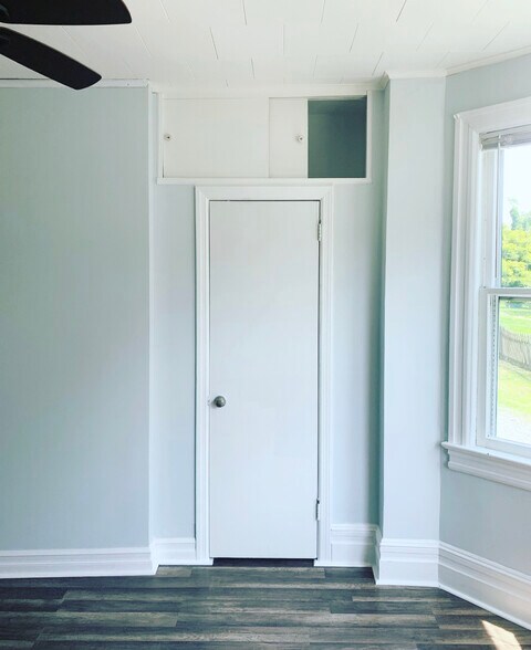Old world detail with storage cubby in master bedroom - 99 ATLANTIC AVE