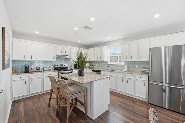 Building Photo - 2311 56th St