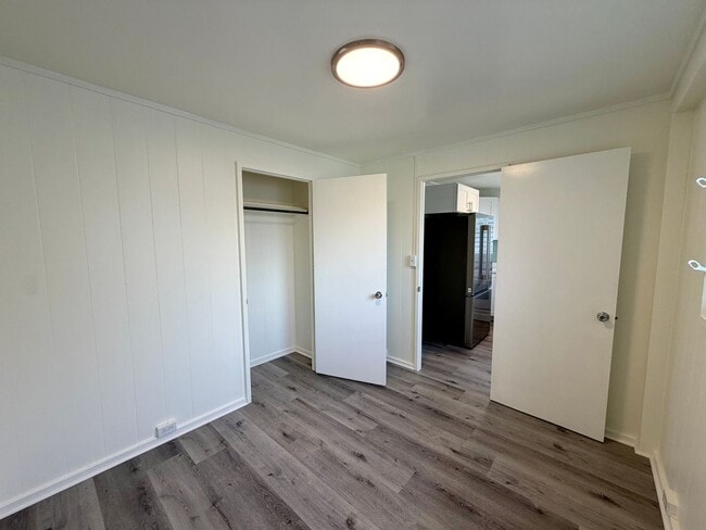 Building Photo - Newly Renovated 3BR Kapahulu Home with Private Yard and Gated Parking Near Waikiki