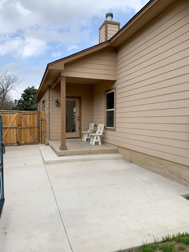 Building Photo - Spacious Ranch Home with Covered Patio & Greenbelt | 410 & Rittiman Rd