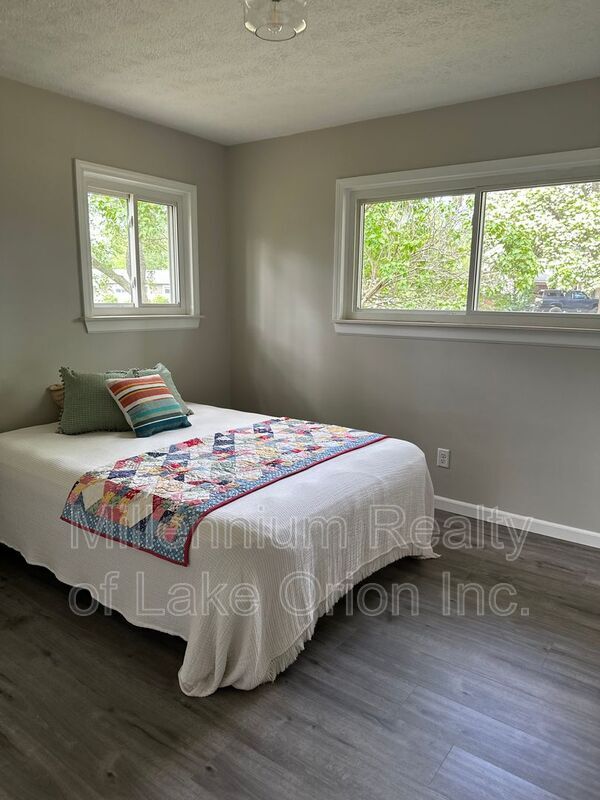 Building Photo - 4811 Summerhill Dr