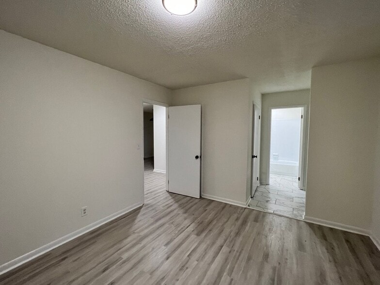 Building Photo - 2845 Dayton Blvd