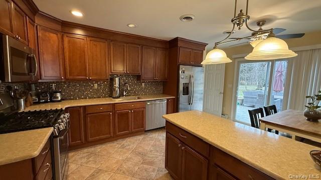 Building Photo - 3 Flower Ln