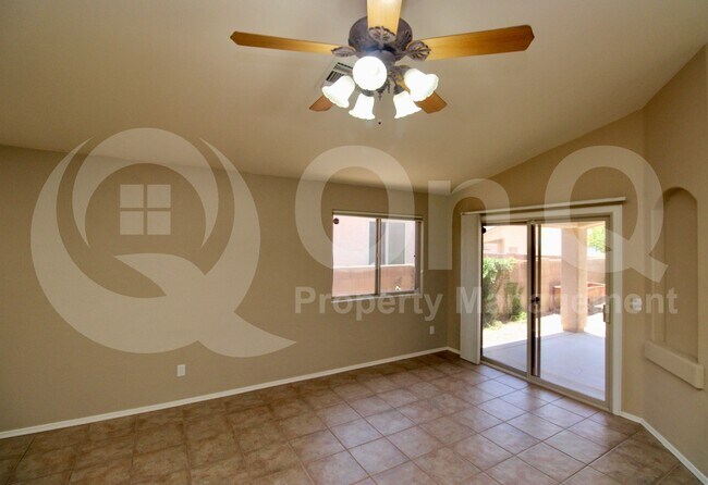 Building Photo - 579 W Tara Danette Dr